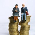 Минимальный стаж для начисления пенсии для женщин и мужчин. Сколько лет стажа нужно для пенсии