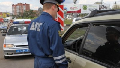 Управление транспортным средством без водительского удостоверения: ответственность за несоблюдение закона и размер штрафа
